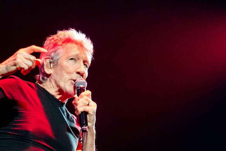 Roger Waters zelebriert sich bei Berliner Konzert als alleiniger Kopf von Pink Floyd und kämpferischer Politaktivist - Im Fokus: Roger Waters auf seiner derzeitigen Deutschlandtour. 