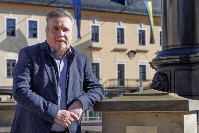 Rolf Schmidt mit 98 Prozent der Stimmen als Oberbürgermeister von Annaberg-Buchholz wiedergewählt - Rolf Schmidt ist nach seiner ersten Amtszeit als Oberbürgermeister von Annaberg-Buchholz im Amt bestätigt wurden. Einen Gegenkandidaten hatte er aber nicht.