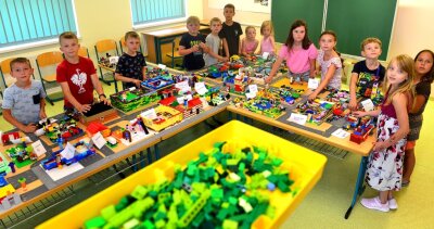 Rossauer Kinder bauen die Zukunft - Stein für Stein: Im Hort von Seifersbach haben Kinder im Legoformat gebaut, was sie sich für Rossau in Zukunft wünschen. Der Gemeinderat entscheidet noch, ob bei einer gemeinsamen Sprechstunde zusammen über die Ideen geredet wird.