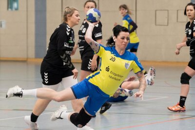 Roßweins Handballerinnen wehren Annaberger Angriff ab - Melanie Bartl vom HC Annaberg Buchholz war mit sechs Treffern erfolgreichste Werferin ihres Teams, doch dies reichte nicht.