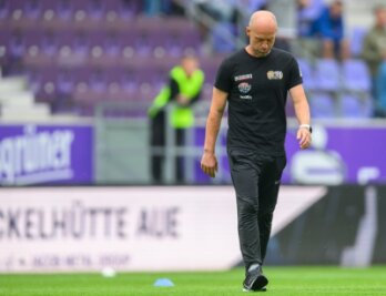 "Rost Raus! Vorstand raus!": Aue-Fans nach Niederlage gegen 1860 München wütend - Ist im Netz vielfach Ziel der wütenden Aue-Fans: Trainer Timo Rost.