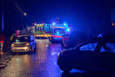 Rothenkirchen: Fußgänger bei Zusammenstoß mit Ford schwer verletzt - 