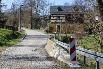 Ruderitz erhält neue Straßenbeleuchtung - Die Ortsstraße in Ruderitz. Foto: