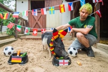 Rudi geht zum England-Napf - 