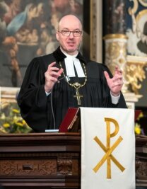 Rund 115 Besucher bei Festgottesdienst - Landesbischof Tobias Bilz brachte sich in den Festgottesdienst insbesondere mit seiner Predigt ein.