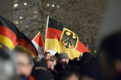 Rund 18.000 Teilnehmer: Dresden bleibt Pegida-Hochburg - Widerstand wächst - 