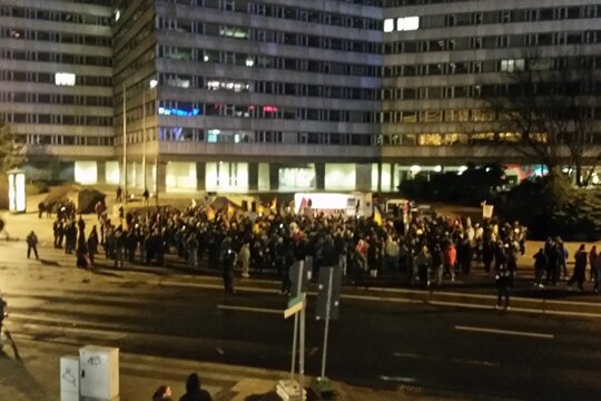 Rund 850 Menschen bei Demonstrationen in der Innenstadt: Polizei verhindert Eskalationen - Cegida hat am Montagabend zum vierten Abendspazierung in Chemnitz aufgerufen.