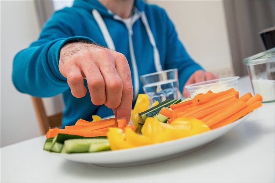 Gesunde Ernährung mit viel Gemüse schützt die Gefäße. 