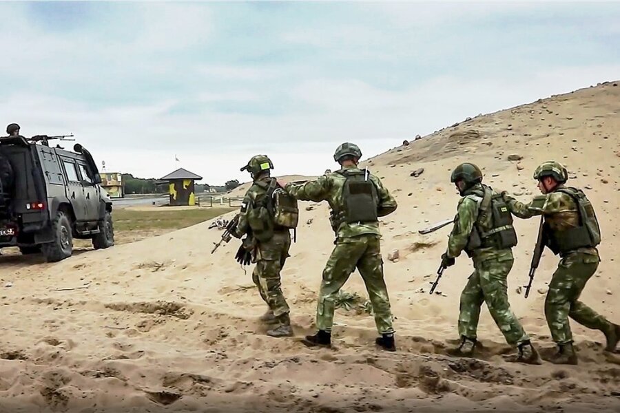 Gemeinsame Militärmanöver von Soldaten aus Russland und Belarus sind wie hier im vergangenen Jahr im belarussichen Brest keine Seltenheit. 