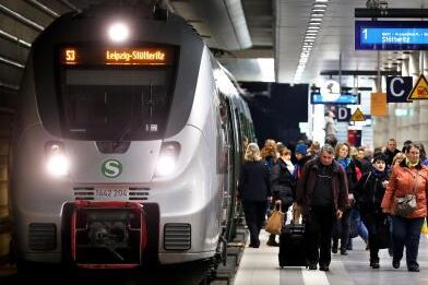 S-Bahn: Petition ist eingereicht - Eine Initiative fordert die Wiederaufnahme der Bahnverbindung Plauen-Leipzig.
