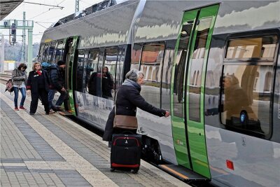 S-Bahn wird ab Ende 2026 in Werdau gekoppelt - Eine S-Bahn im Bahnhof Werdau. Von dort aus sollen in knapp vier Jahren die ersten S-Bahnen auch ins Vogtland rollen. 