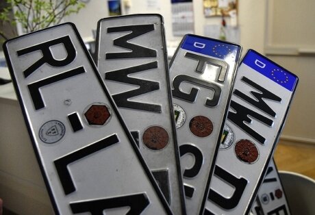 Sächsische Städte wollen frühere Auto-Kennzeichen beantragen - 