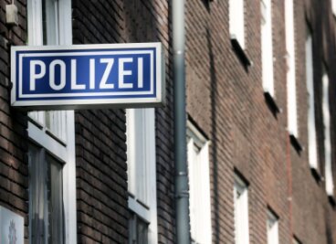 Saarbrücken: Polizeibeamter durch Schuss verletzt - 