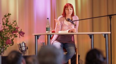 Sabine Ebert weckt Leselust bei Erzgebirgern - Schriftstellerin Sabine Ebert