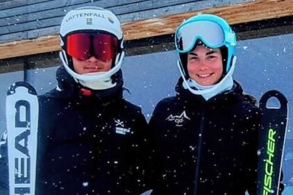 Sachsen-Duo schlägt sich in Alpen wacker - Mia Savannah Korn (r.) und ihr Sportkollege Jarne Baumgärtel vom SC Carlsfeld. Gemeinsam trainieren sie seit zwei Jahren am Sportgymnasium in Berchtesgaden. 