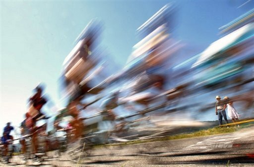 Sachsen-Rundfahrt wird fortgesetzt - Die Sachsen-Rundfahrt wird trotz der Doping-Enthüllungen bei der Tour de France fortgesetzt. Auch einen Ausschluss der in die Skandale verwickelten Teams Astana und Rabobank lehnte die Rundfahrt-Direktion nach derzeitigem Stand ab.