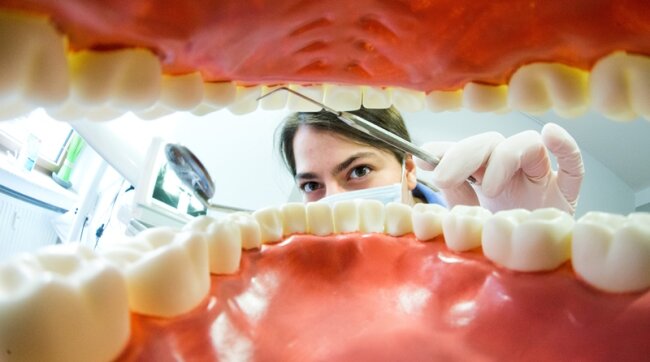 Sachsen schließt die Corona-Zahnarztpraxen - 