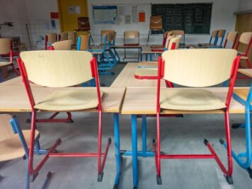 Sachsen schließt Schulen, Kindergärten und Einzelhandel ab Montag - 