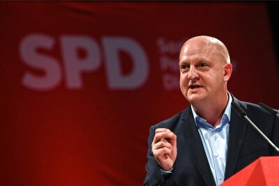Sachsen-SPD-Chef: AfD-Erfolg stoppt man nicht, indem man ihr nach dem Mund redet - SPD-Co-Landeschef Henning Homann will in einer künftigen Koalition die Kräfteverhältnisse verschieben. Für ein Bündnis brauche es eine verbindliche Vertrauensbasis.