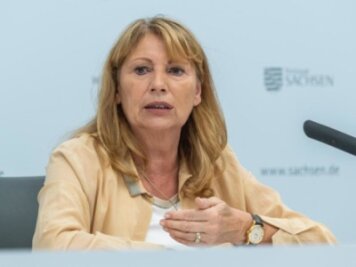 Sachsen will Profifußball ab September wieder vor Publikum ermöglichen - Petra Köpping (SPD) 