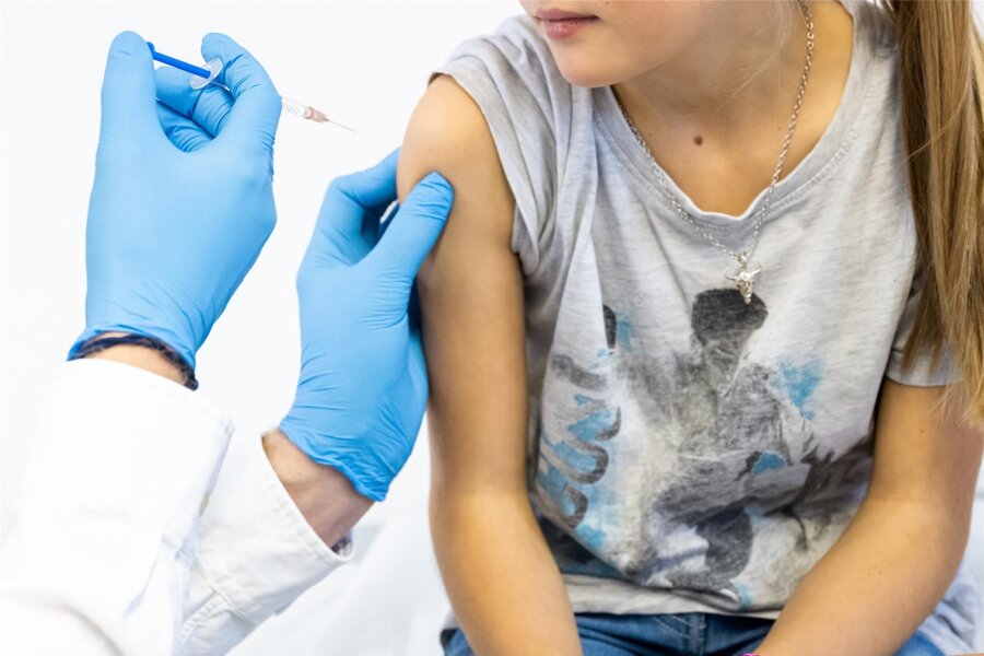 Sachsen zahlt Krebs-Impfung bis zum 26. Lebensjahr - Wirksamer Schutz vor einer schweren Erkrankung – die Impfung gegen Gebärmutterhalskrebs.