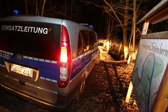 Sachsenburg: Seniorin tot aufgefunden - Bis in die frühen Morgenstunden waren Kriminaltechniker vor Ort.