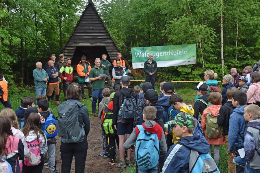 Sachsenforst startet Waldjugendspiele in Augustusburg - Auch im vergangenen Jahr waren die Waldjugendspiele im Forstbezirk Chemnitz in Augustusburg eröffnet worden.