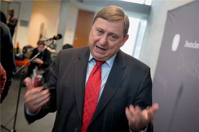 Sachsens Ex-Oppositionsführer André Hahn: "Wir müssen die internen Querelen endlich einstellen" - Linke-Politiker André Hahn sieht eine dauerhafte militärische Neutralität der Ukraine als möglichen Ausweg aus dem Konflikt. 