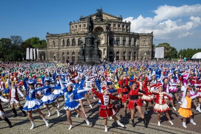 Sachsens Funkengarden tanzen sich zum Weltrekord - 