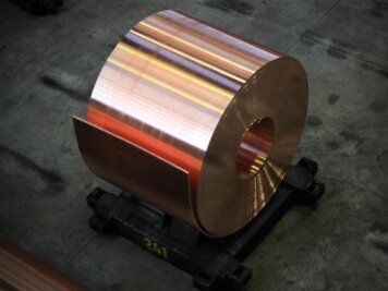 Sachsens Metallbranche brummt - Kupfer liegt im Lager eines Unternehmens der Metallbranche in Sachsen.