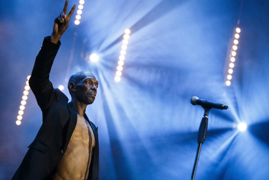 Sänger Maxi Jazz von der britischen Band Faithless während des 40. Paleo Festivals in Nyon (Schweiz) im Jahr 2015.  