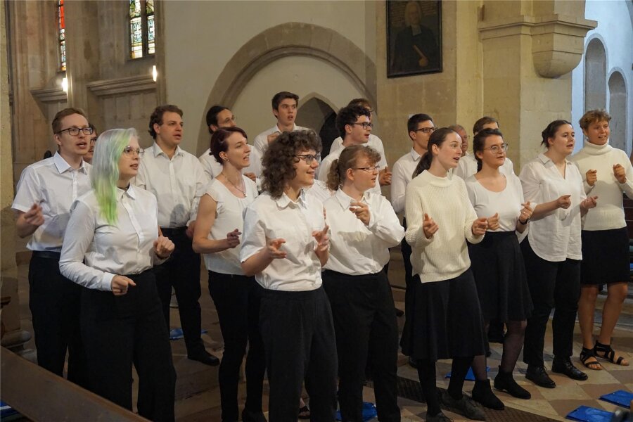 Sängerinnen und Sänger aus ganz Sachsen geben Konzert in Auer Kirche - Sängerinnen und Sänger aus ganz Sachsen geben am Samstag ein Konzert in der Auer Nicolaikirche.