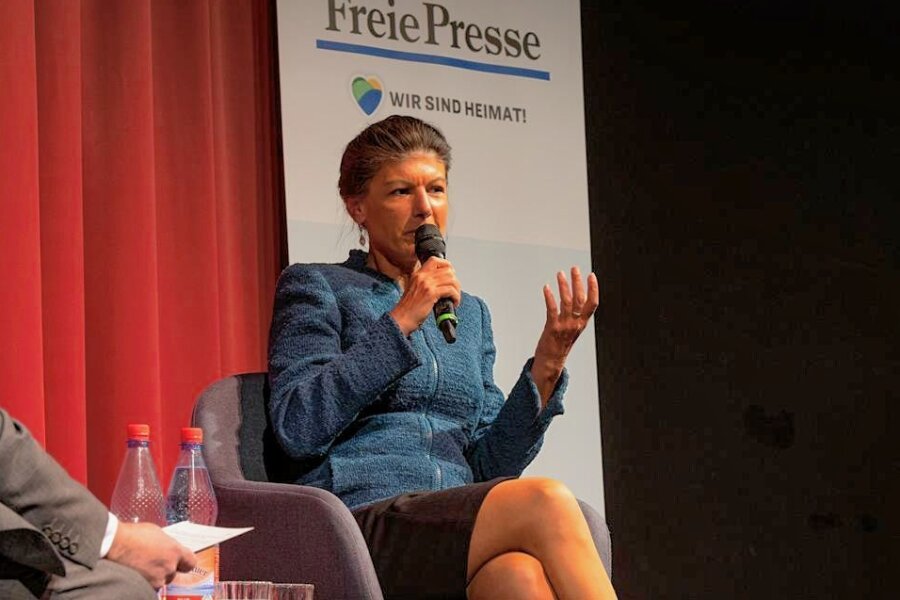 Sahra Wagenknecht in Chemnitz: "Man hat die Ukraine ausgespielt" - Sahra Wagenknecht im "Chemnitzer Salon" der "Freien Presse". Rund 300 Gäste verfolgten das Gespräch. 