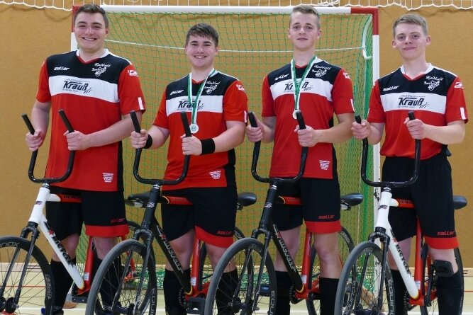 Saison der Junioren weckt Hoffnung - Die U-19-Radballer des SV 1870 Großolbersdorf - von links: Nick Schreiter, Christian Kropat, Raphael Seidel und Aaron Weber. 