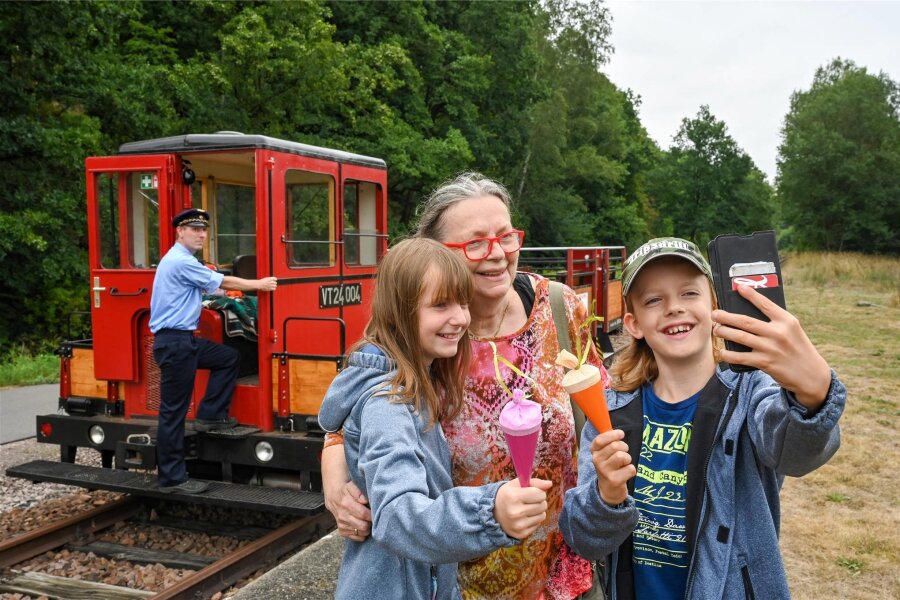 Saisonabschluss bei der Museumsbahn im Chemnitztal - Traditionell bieten die Eisenbahnfreunde im Chemnitztal Zuckertütenfahrten für Abc-Schützen an.