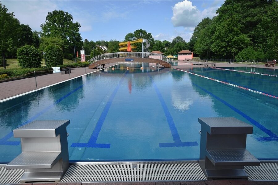 Saisonbeginn am Chemnitzer Stausee Rabenstein - drei weitere Bäder ziehen am Samstag nach - Im Freibad Gablenz beginnt am Samstag der Badebetrieb, ebenso in Wittgensdorf und Einsiedel. Der Stausee Rabenstein öffnet bereits am morgigen Dienstag.