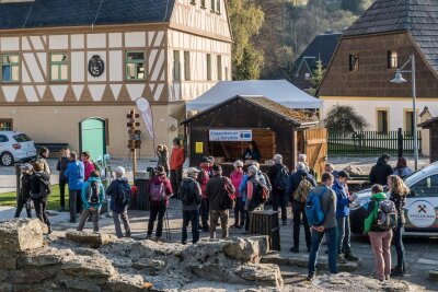 Saisonstart auf dem Kammweg Erzgebirge-Vogtland: Wanderschuhe zubinden, Rucksack packen und los geht's - 