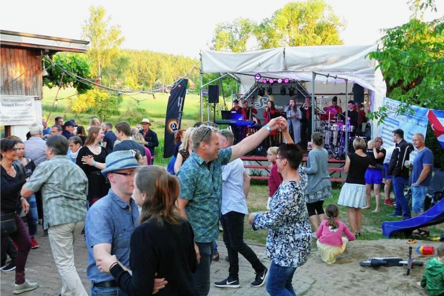 Salsa-Party an Grünauer „Lagune“ begeistert mehr als 350 Gäste - Auf der Tanzfläche herrschte die ganze Zeit über reger Betrieb.