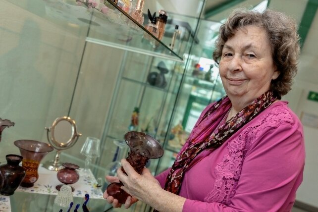 Sammlerin präsentiert gläserne Glanzstücke - Glas in allen Variationen stellt die Sammlerin Annelies Spitzner jetzt im Auerbacher Stadtmuseum aus. Anlass ist das Jahr des Glases. 