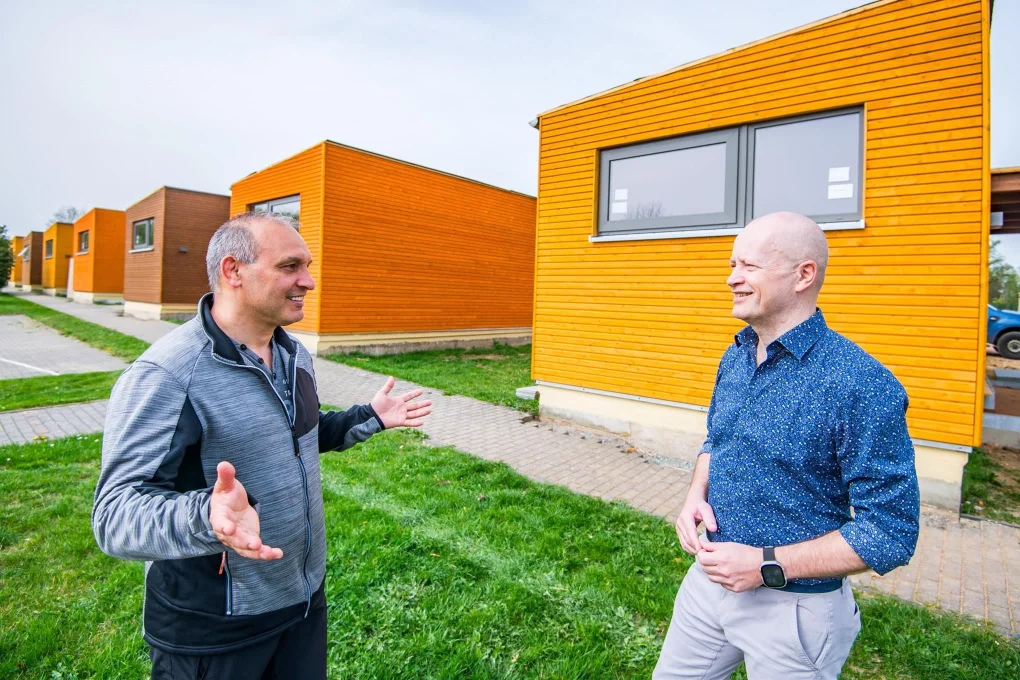 Sanddorn, Mokka, Bernstein: Kinder freuen sich auf neue Bungalows an ...