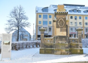 Sandstein-Türmchen fürs Horndenkmal entstehen neu - So sieht das Horndenkmal an der kleinen Hornstraße mit seinen bereits restaurierten Teilen derzeit aus. 