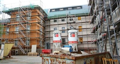 Sanierung von historischem Gebäude wird teurer - Seit 2019 wird ein Komplex in Werdau saniert.