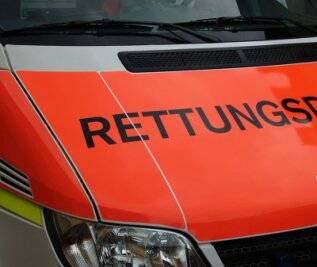 Schönfeld: Vier verletzte Jugendliche nach schwerem Unfall - 