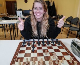Schachmiezen mit souveräner Vorstellung - Schachmieze Stavroula Tsolakidou sammelte am Wochenende in Leipzig zwei Punkte am Spitzenbrett ein.