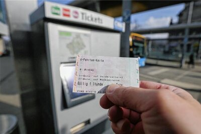 Schärfere Kontrollen: City-Bahn erwischt rund um Chemnitz 100 Schwarzfahrer - Ob in Chemnitz oder im Umland: Wer in den Bahnen der City-Bahn ohne gültigen Fahrschein unterwegs ist und erwischt wird, muss in der Regel 60 Euro Strafe zahlen.