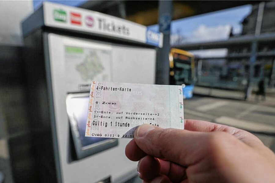 Schärfere Kontrollen: City-Bahn erwischt rund um Chemnitz 100 Schwarzfahrer - Ob in Chemnitz oder im Umland: Wer in den Bahnen der City-Bahn ohne gültigen Fahrschein unterwegs ist und erwischt wird, muss in der Regel 60 Euro Strafe zahlen.