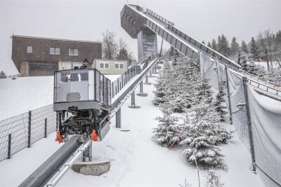 Schanzenlift wieder defekt: Oberwiesenthal gibt Continental-Cup zurück - Der Schanzenlift in Oberwiesenthal funktioniert momentan nicht.