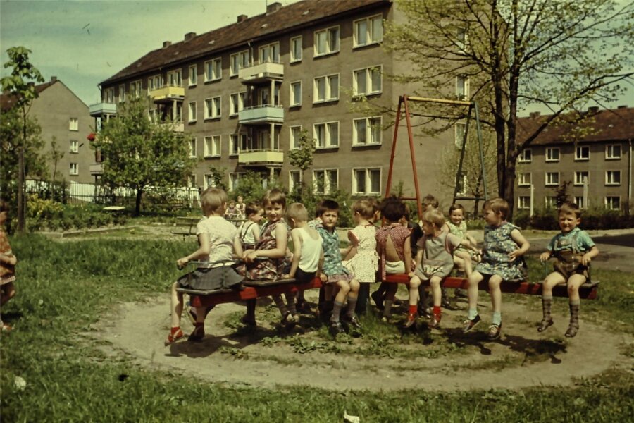 Schaudepot Lichtenstein: Fotos aus 1960ern locken Massen an - Kinder im Bereich der Lichtensteiner Felstraße in den 1960er-Jahren.