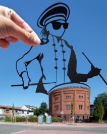 Scherenschnittschau beendet - Schloss Lichtenwalde zieht positives Fazit - Kunst mit Scherenschnitt: Auf dem alten Gasometer in Zwickau wird getrommelt.