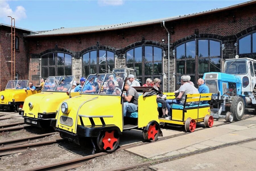Schienentrabitreffen in Rochlitz: Gelb, gemächlich und gefragt - Beim Schienentrabitreffen waren alle Fahrten ausgebucht. 